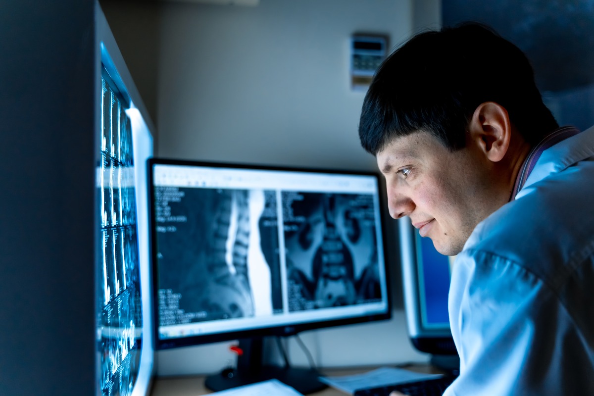 How Teleradiology Staffing Impacts Turnaround Time, Patient Throughput, and Radiology Department Performance